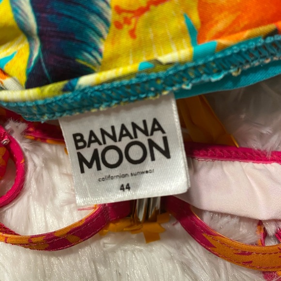 Beautiful tropical bikini top 😍🥰 NWOT - Picture 4 of 8